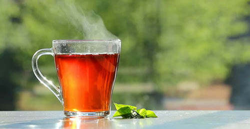 خاصیت نوشیدن چای داغ در روزهای گرم تابستان چای داغ