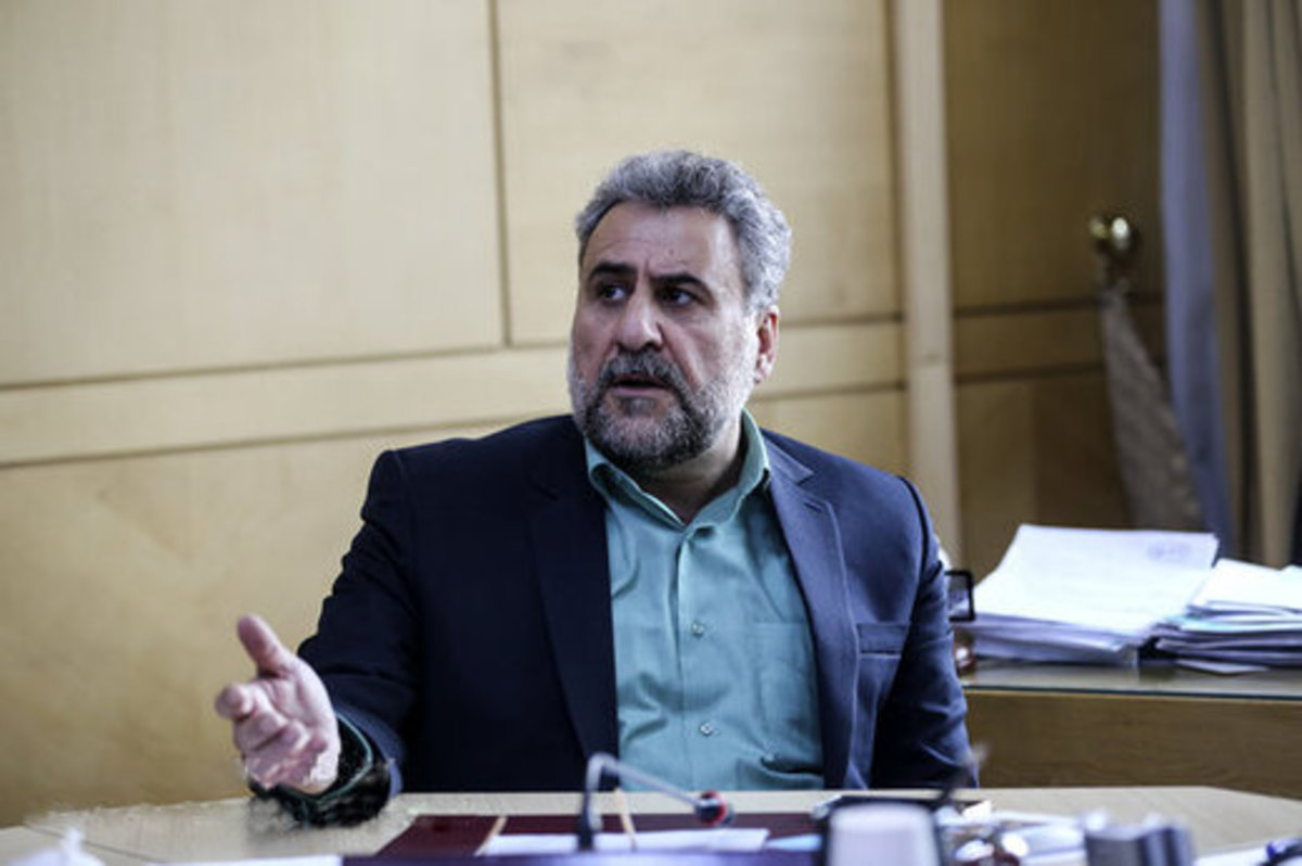فلاحتپیشه: فضای فکری مسئولان با بدبختیهای مردم فاصله دارد فلاحتپیشه: فضای فکری مسئولان با بدبختیهای مردم فاصله دارد