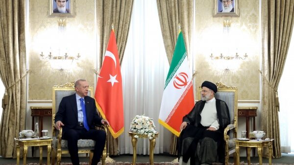 رئیسی به اردوغان: دستگاههای امنیتی و اطلاعاتی دو کشور میتوانند در جهت امنیت دو کشور فعالیت کنند رئیسی به اردوغان: دستگاههای امنیتی و اطلاعاتی دو کشور میتوانند در جهت امنیت دو کشور فعالیت کنند