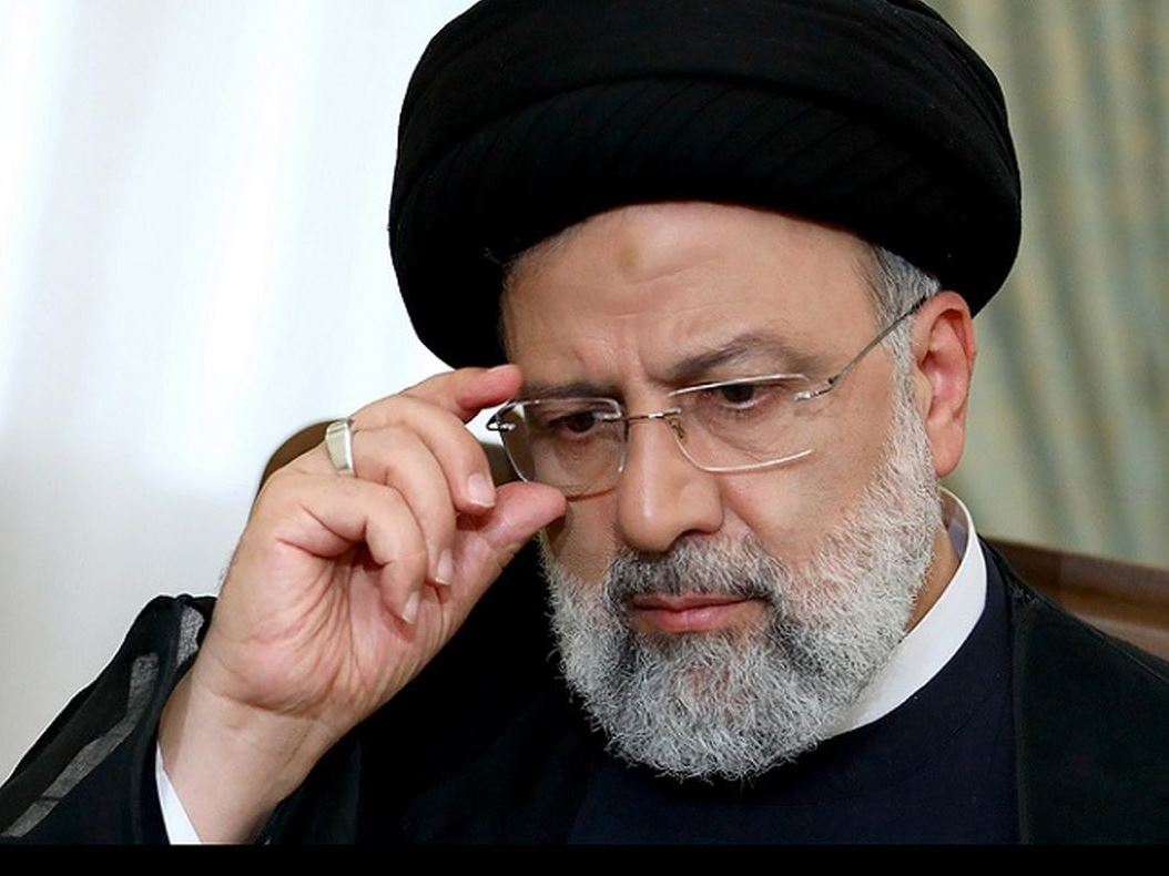 پاسخ رئیسی به پرسشی درباره مرگ مهسا امینی: شما پژوهشگر هستید؛ توقع می&zwnj;رود قبل از پذیرفتن و بازطرح یک موضوع، از صحت آن اطمینان حاصل کنید
